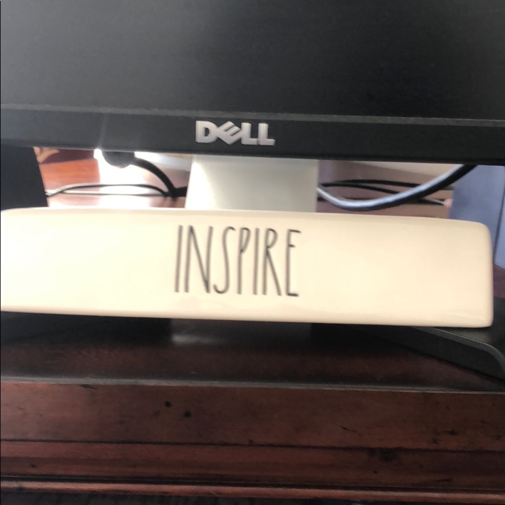 Meet your Posher, Laurie